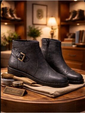 Clarks Nikki Star Charcoal Grey Leather Moto Ankle Boots - Like New!